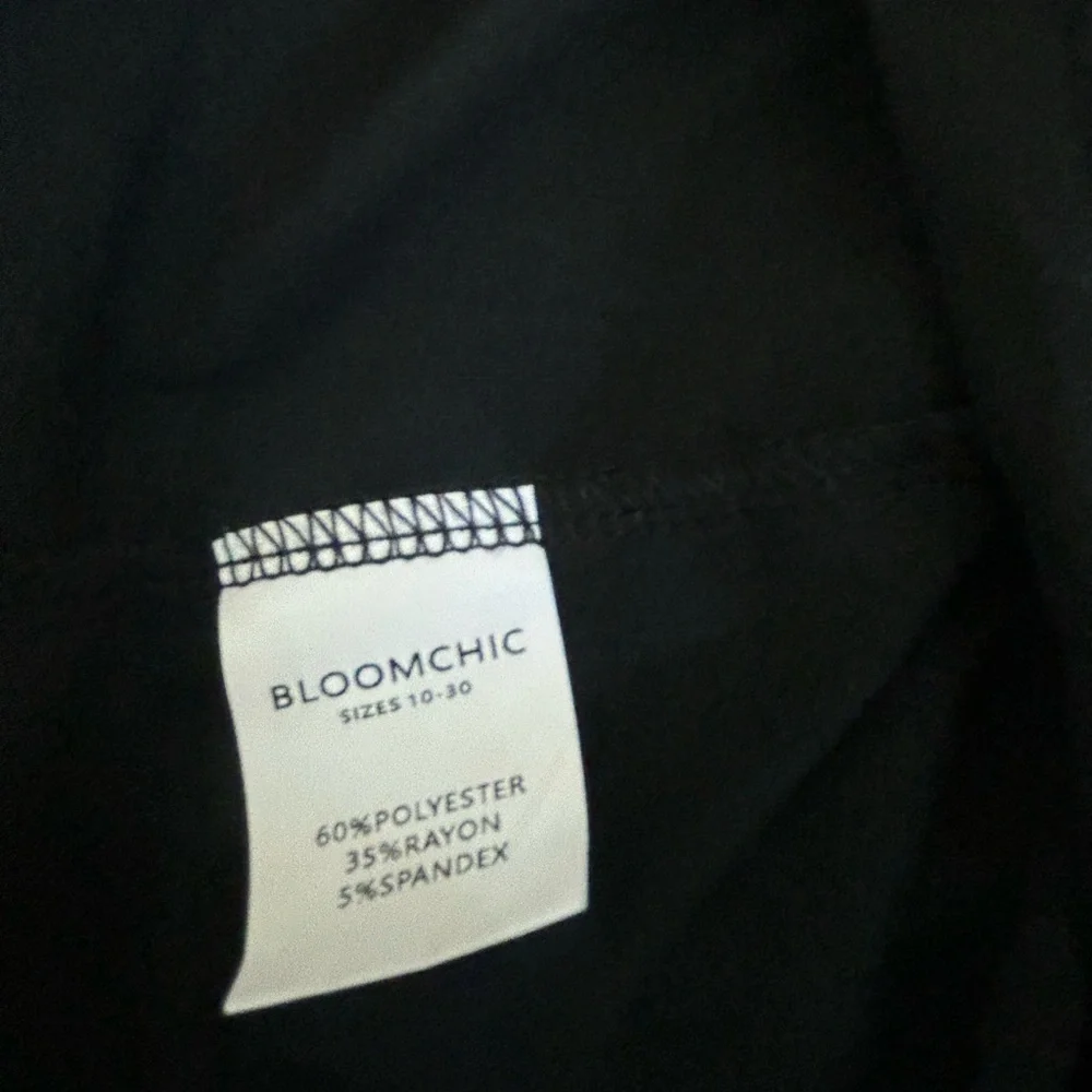 BloomChic Black Short Sleeve Tee - Picture 9 of 10
